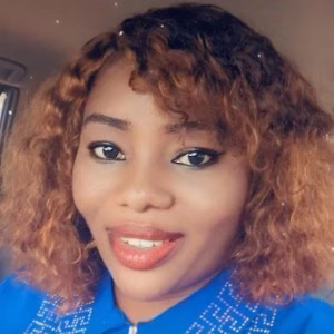 Priscilla Macaulay, Customer Service Representative